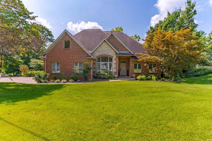 Property Photo:  701 Cobblestone Drive  IN 47715 