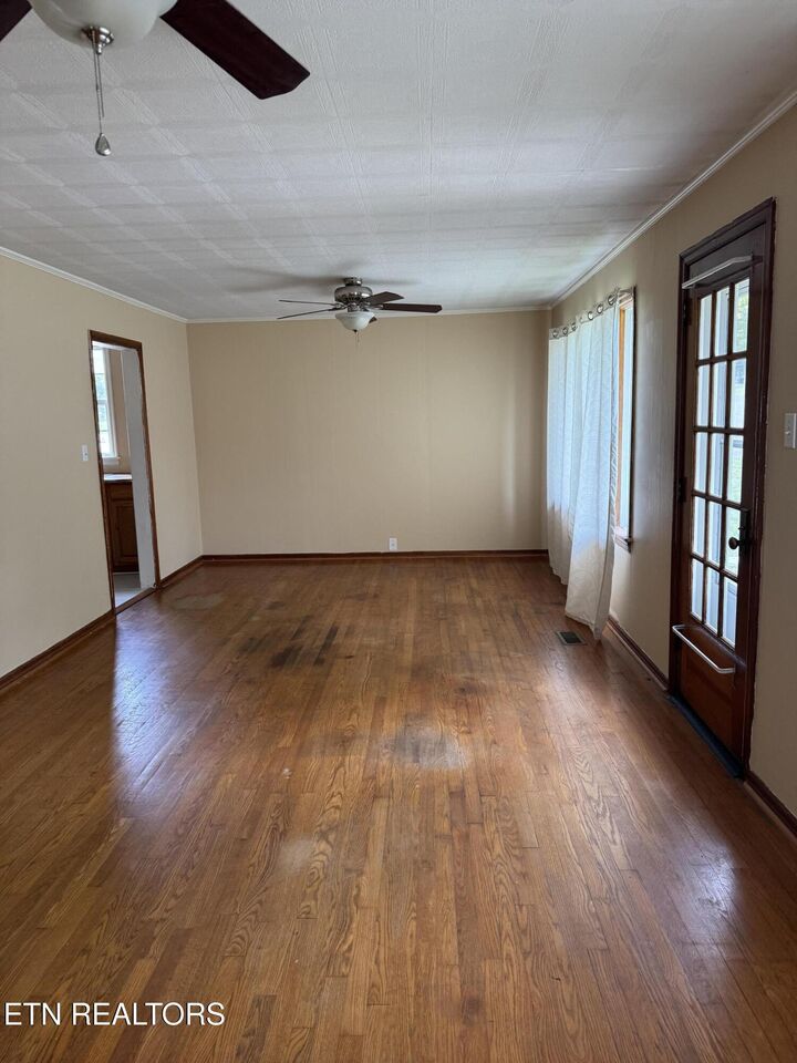 Property Photo: 417 E Rockwood St. St TN 37854