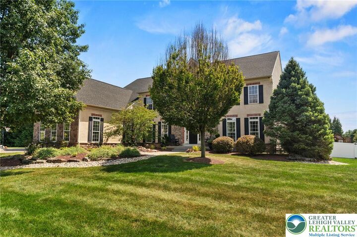 Property Photo:  4271 Eisenhower Drive  PA 18020 