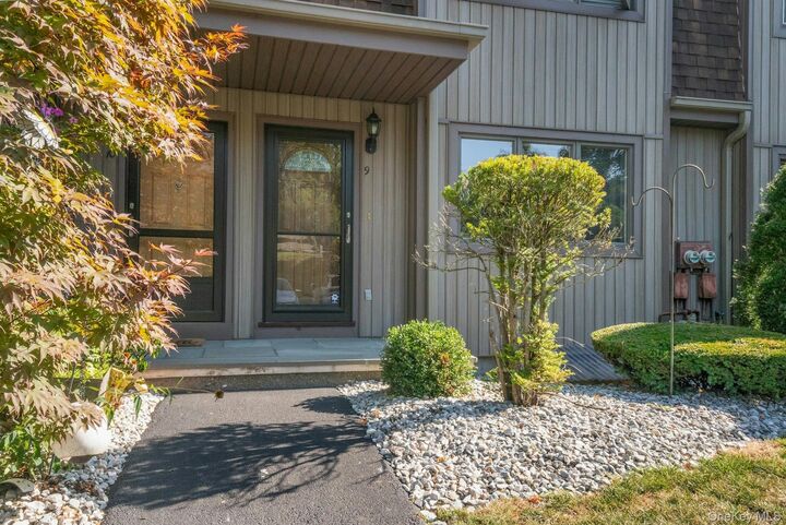 Property Photo:  9 Pheasant Walk  NY 10566 