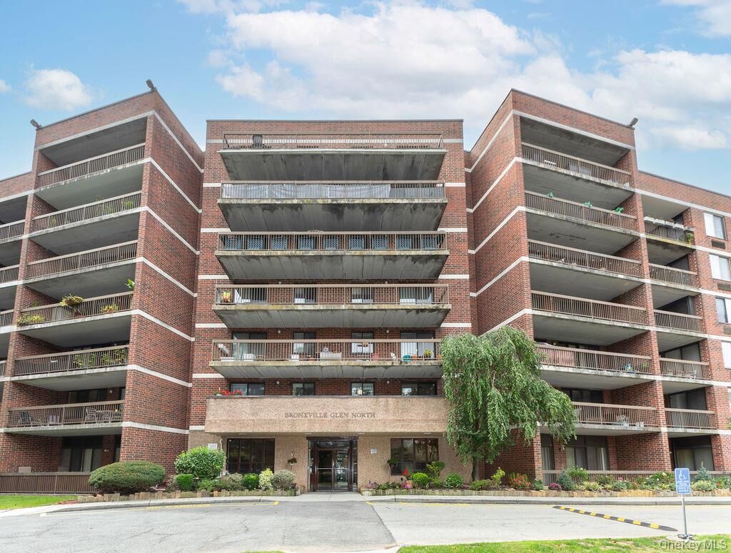 Property Photo:  1374 Midland Avenue Avenue 507  NY 10708 