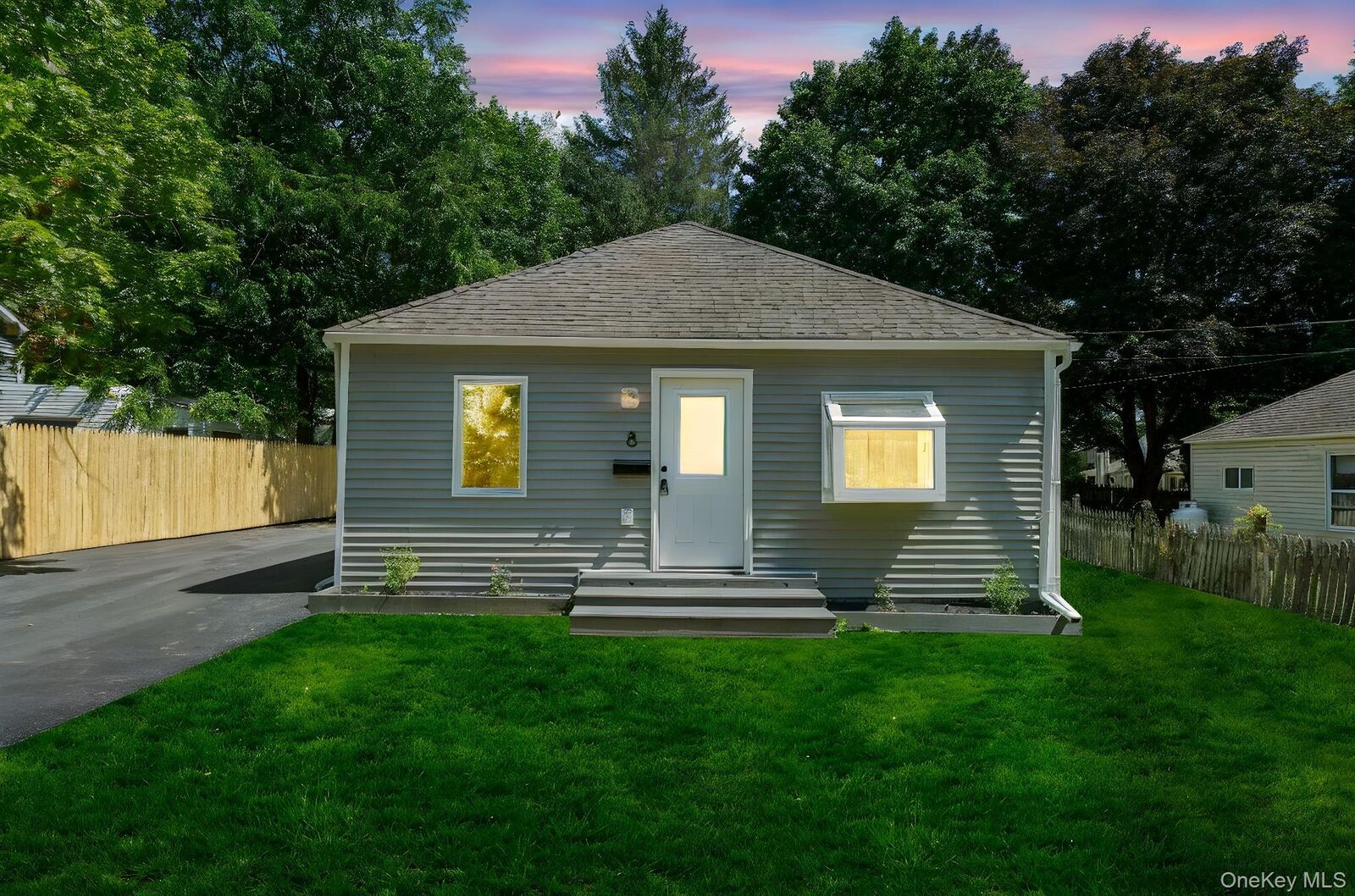 Property Photo:  8 Mapes Lane  NY 10950 