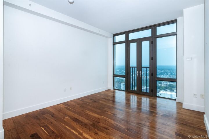 Property Photo:  175 Huguenot Street Ph204  NY 10801 
