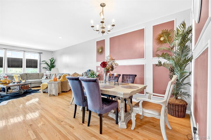 Property Photo:  212 Hawthorn Way  NY 12553 