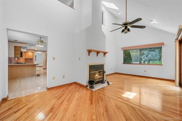 Property Photo:  4 Mack Place  NY 10950 
