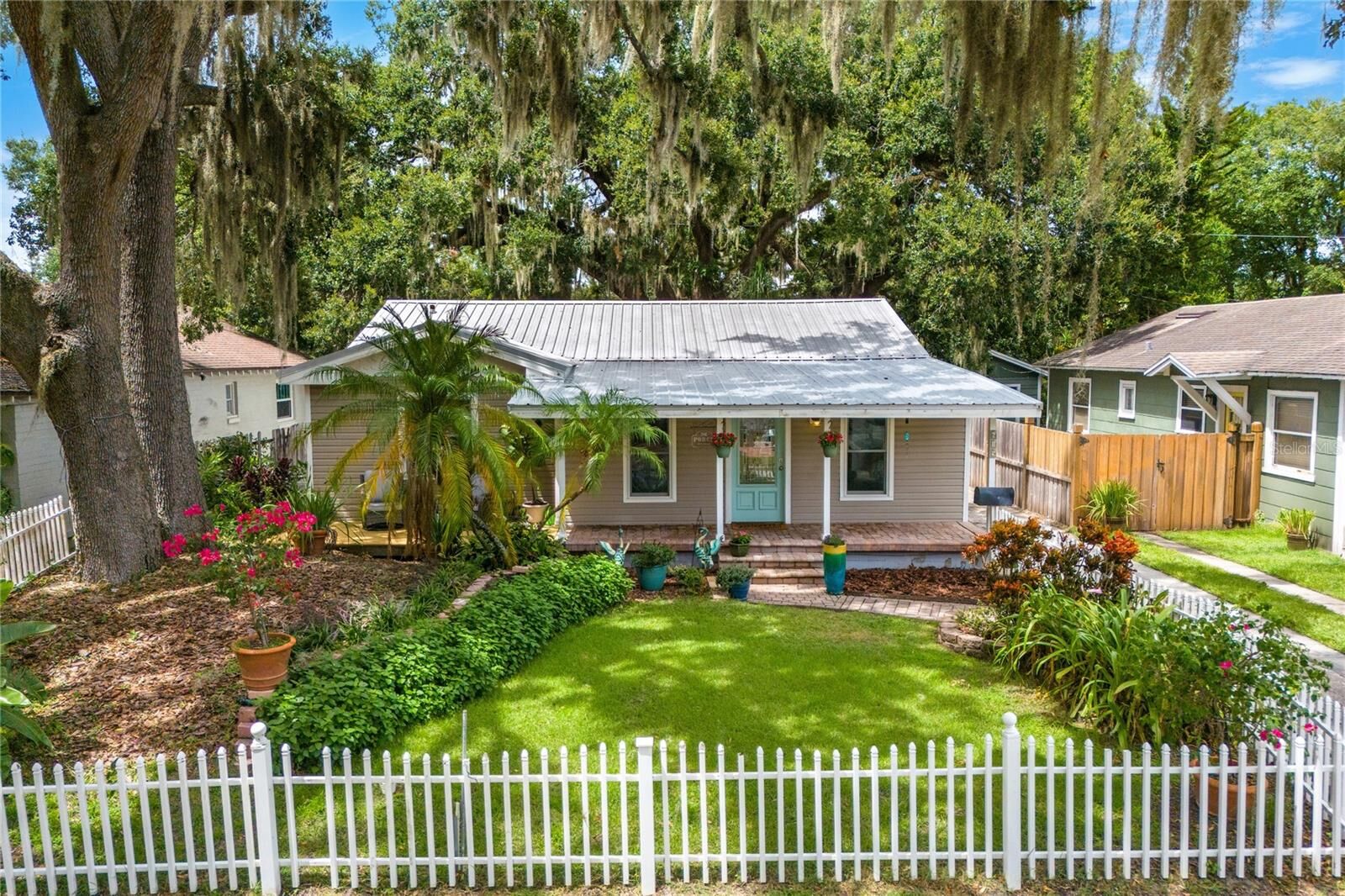 Property Photo:  615 W Smith Street  FL 32804 