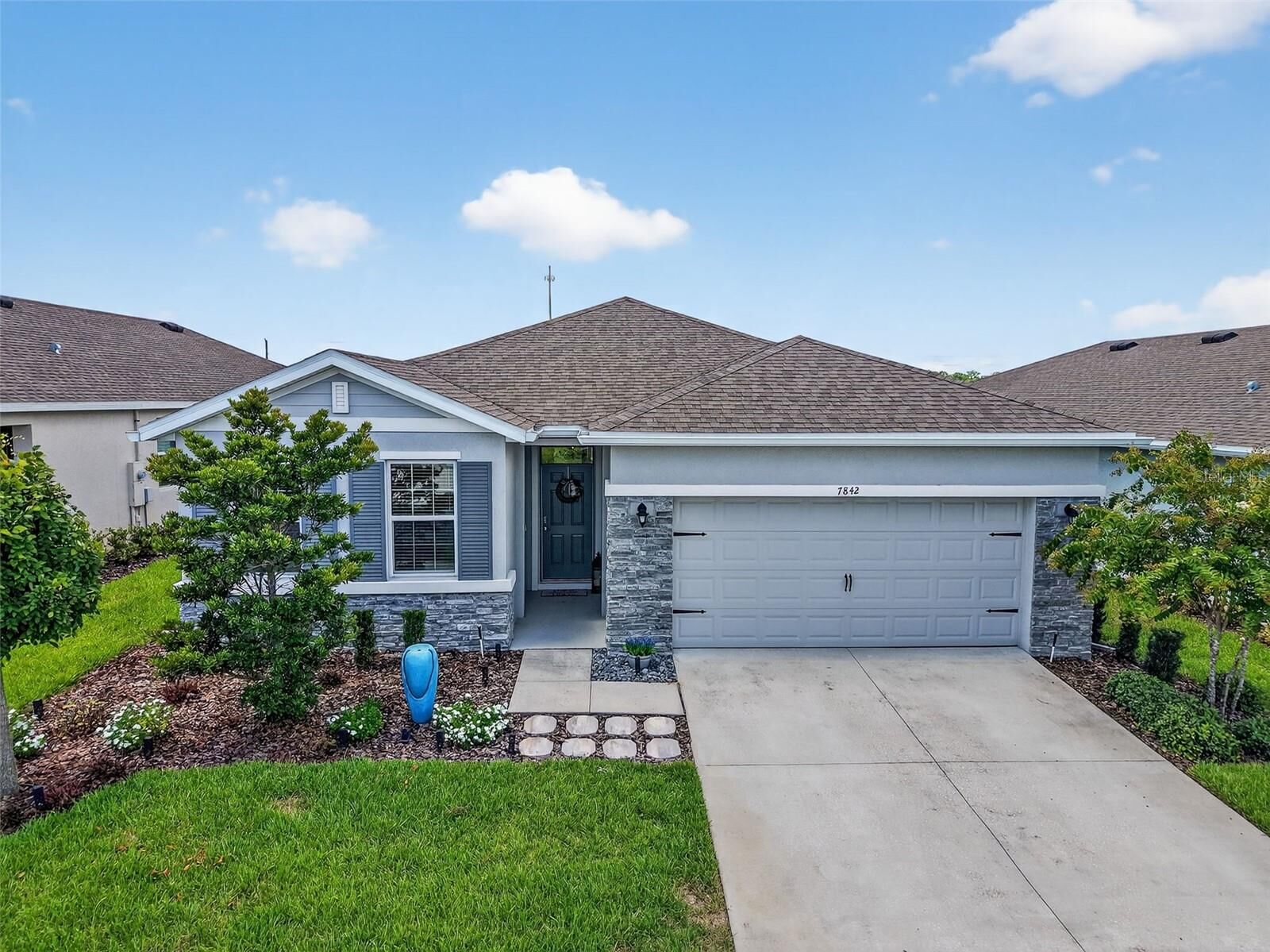 Property Photo: 7842 June Lane FL 34785