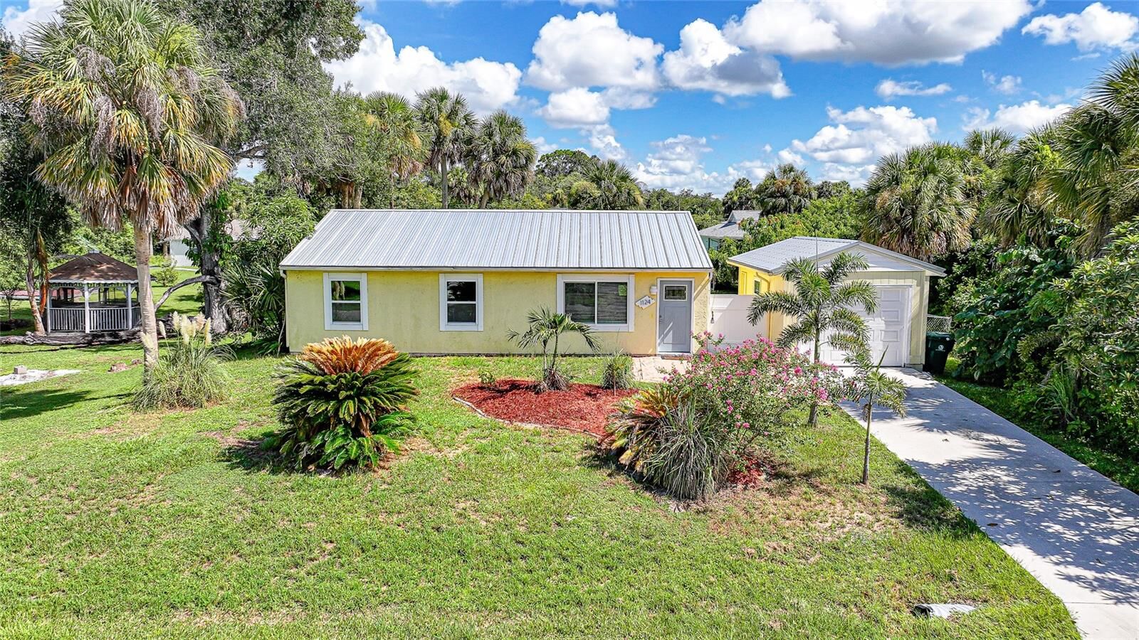 Property Photo: 1124 Salina Avenue FL 33948