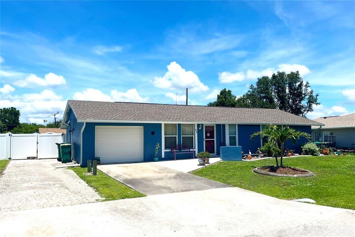 Property Photo:  844 Kennwood Terrace NW  FL 33948 