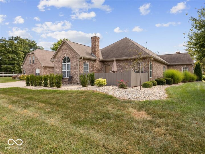 Property Photo: 2370 Steeple Chase 9 IN 46176