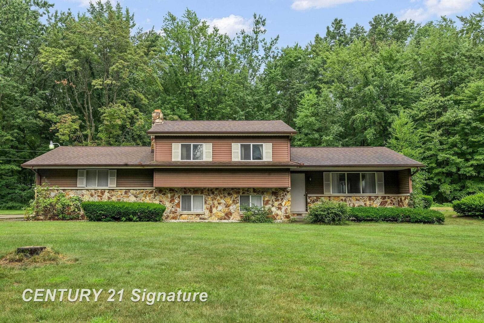 Property Photo:  2289 W Birch Run Road  MI 48417 