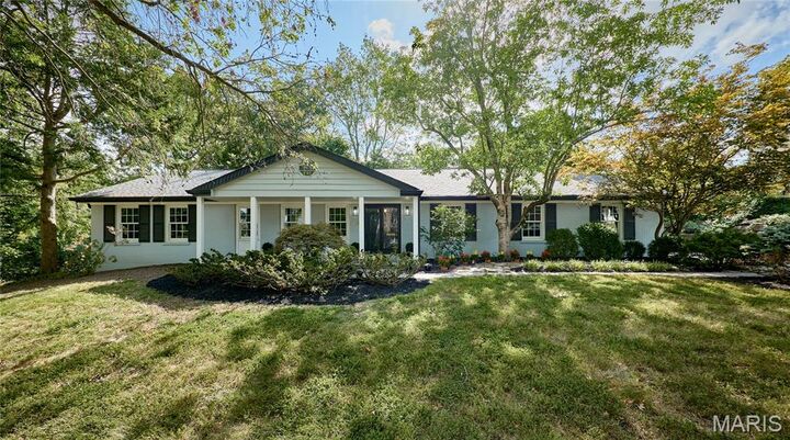 Property Photo:  542 White Rose Lane  MO 63132