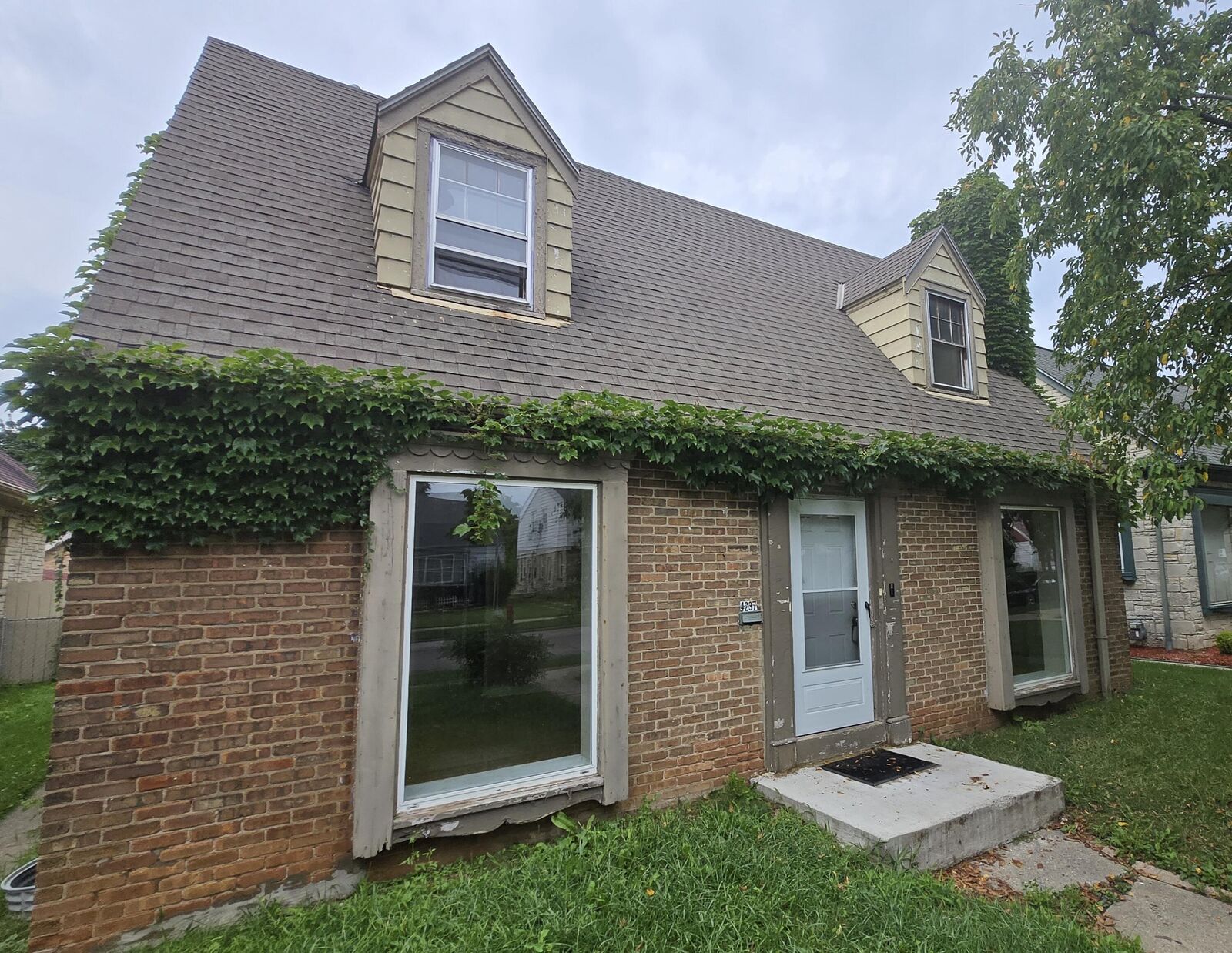 Property Photo: 4237 N 24th Pl WI 53209