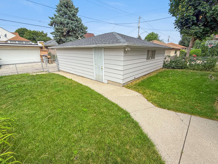 Property Photo:  4213 N 17th St  WI 53209 