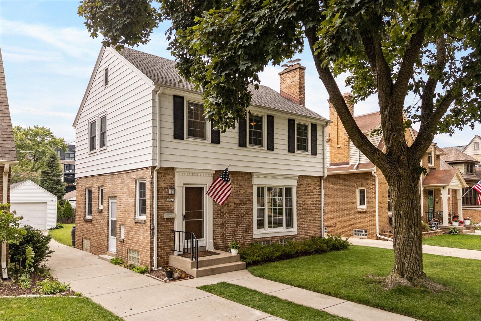Property Photo:  5825 N Bay Ridge Ave  WI 53217 