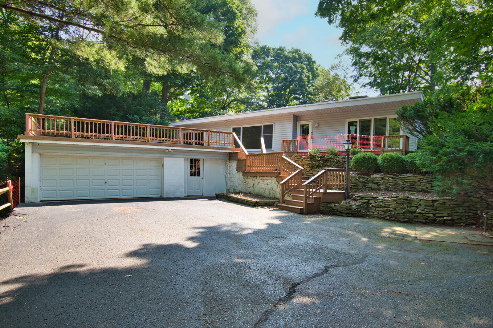 Property Photo: 641 Longwood Drive N MI 49125