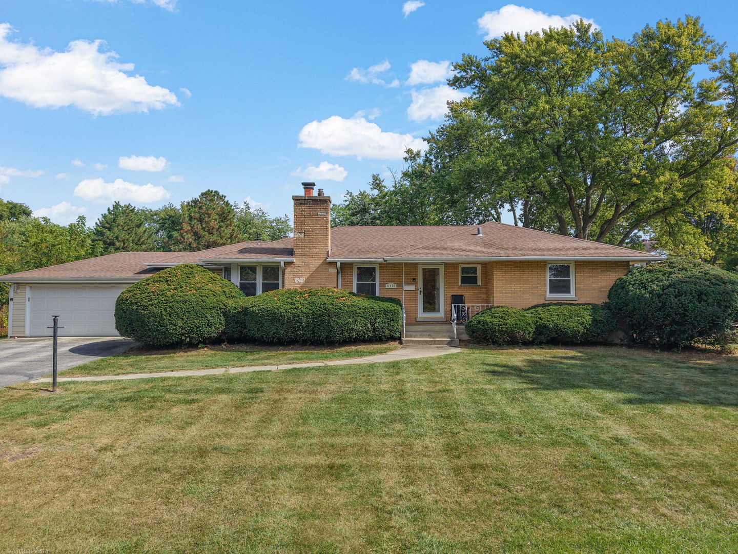 Property Photo: 4831 Florence Avenue IL 60515