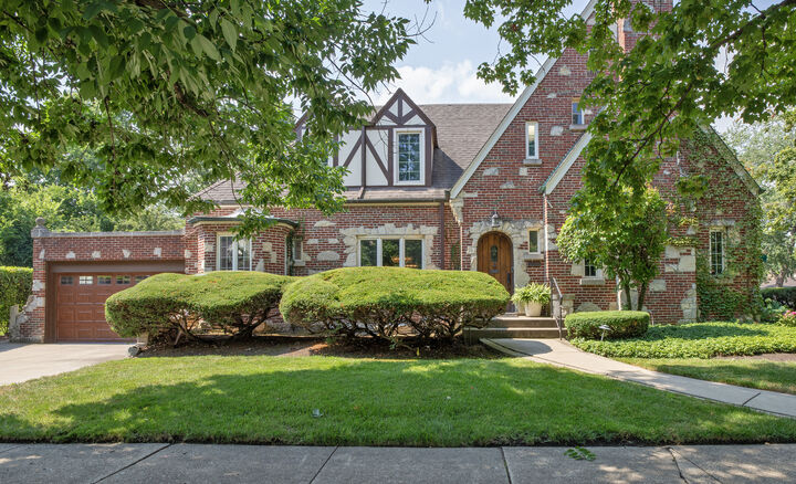 6656 N Sauganash Avenue  Lincolnwood IL 60712 photo