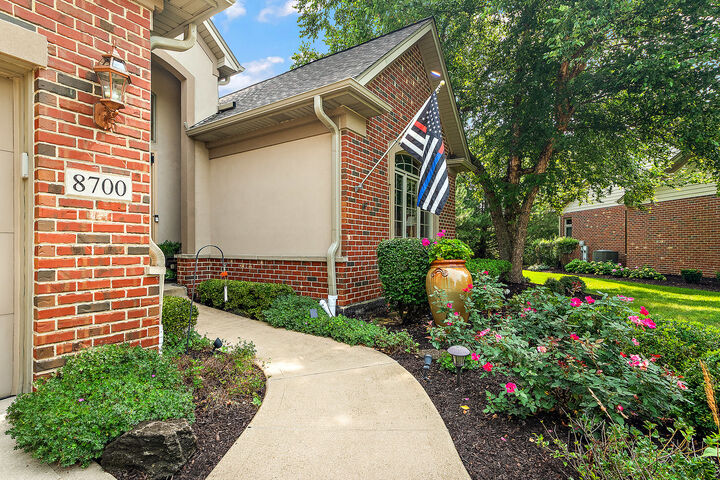 Property Photo:  8700 Berkley Court  IL 60462 