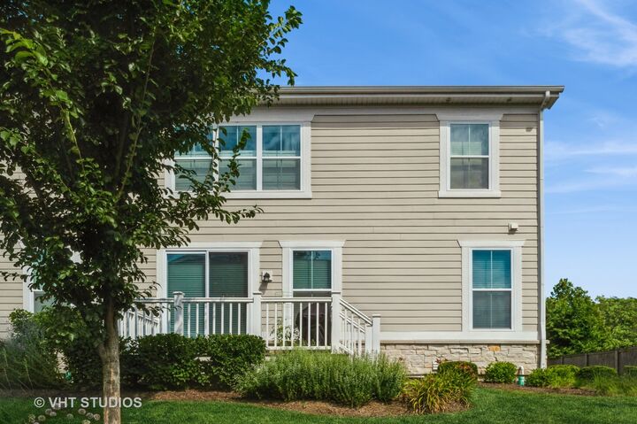 Property Photo:  
