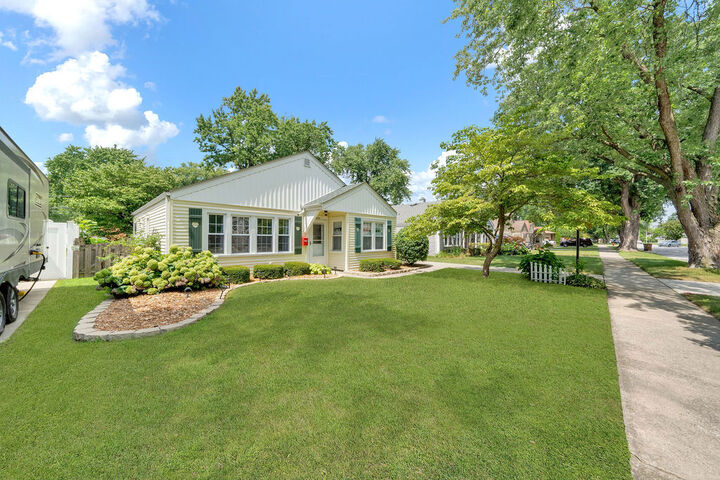 Property Photo: 9220 S 49th Avenue IL 60453