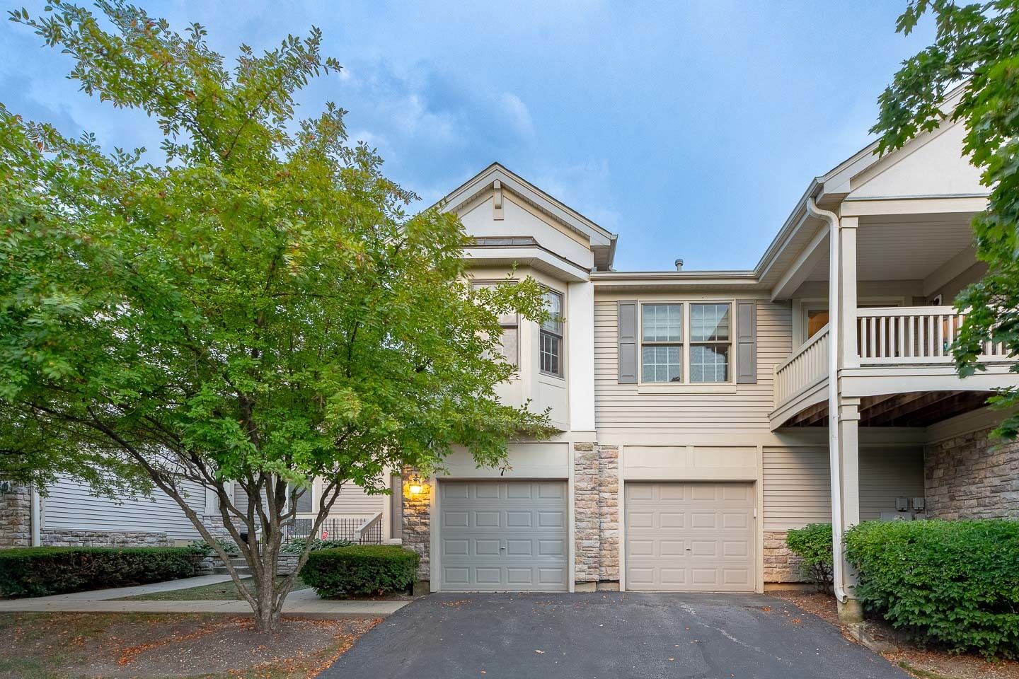 Property Photo: 7 E Orchard Lane IL 60067