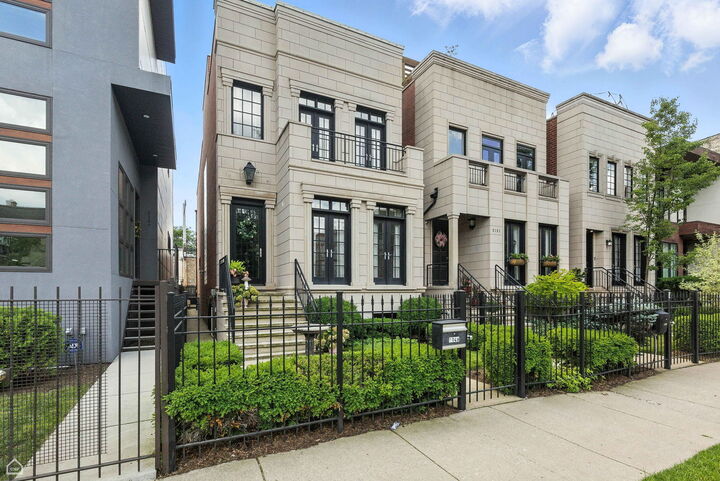 2149 W Huron Street  Chicago IL 60612 photo