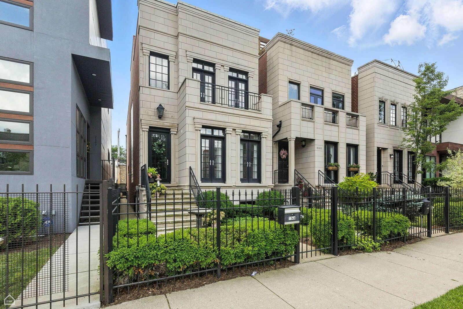 Property Photo:  2149 W Huron Street  IL 60612 