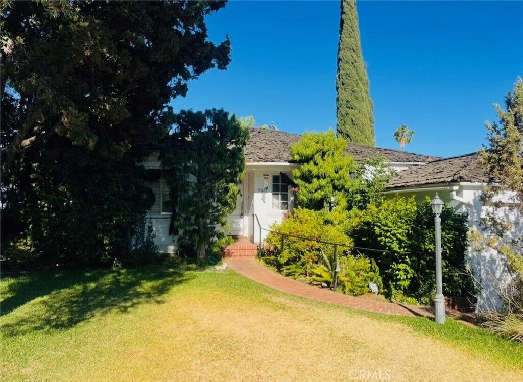 Property Photo:  840 Grandview  CA 92832 