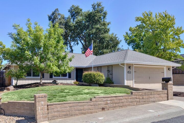 Property Photo:  1502 Crestmont Oak Drive  CA 95661 