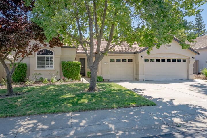 Property Photo: 1108 Dumas Way CA 95747