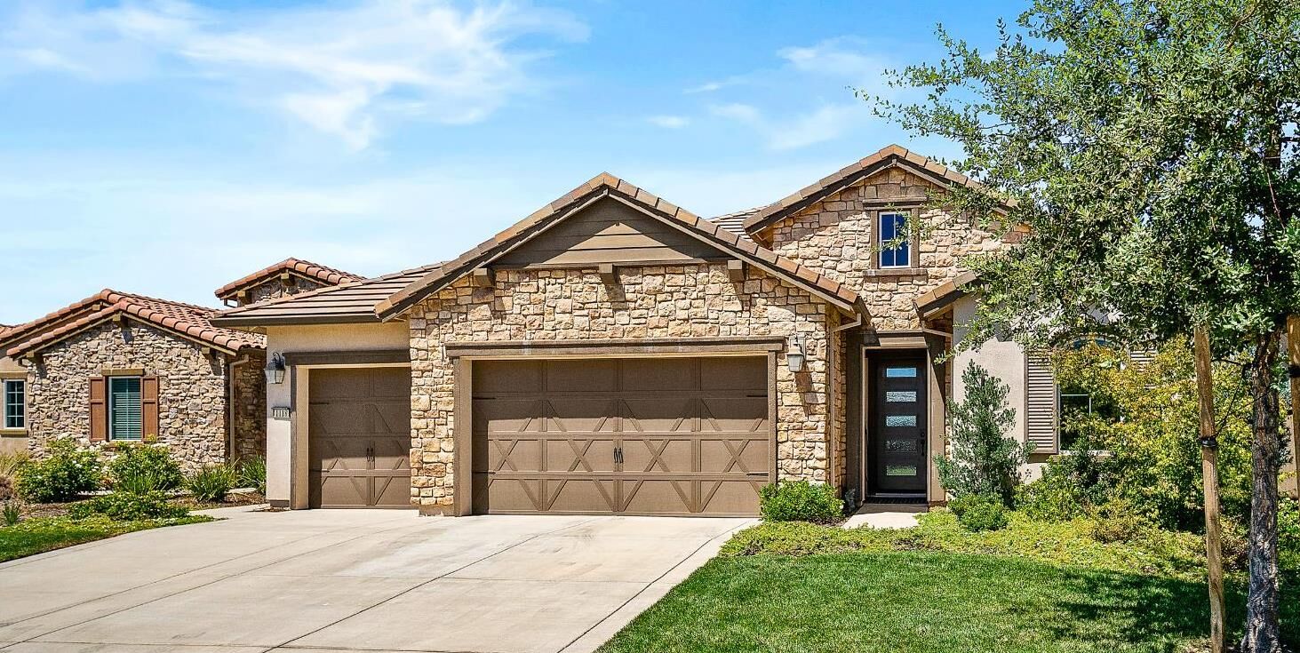 Property Photo: 1118 Hogarth Way CA 95762
