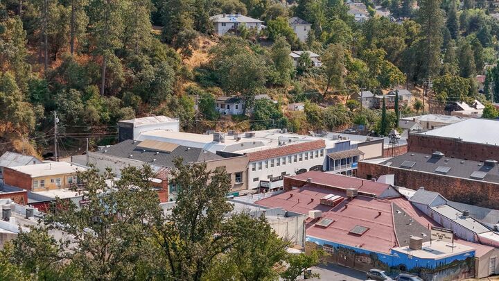 Property Photo:  901 Union Street  CA 95667 