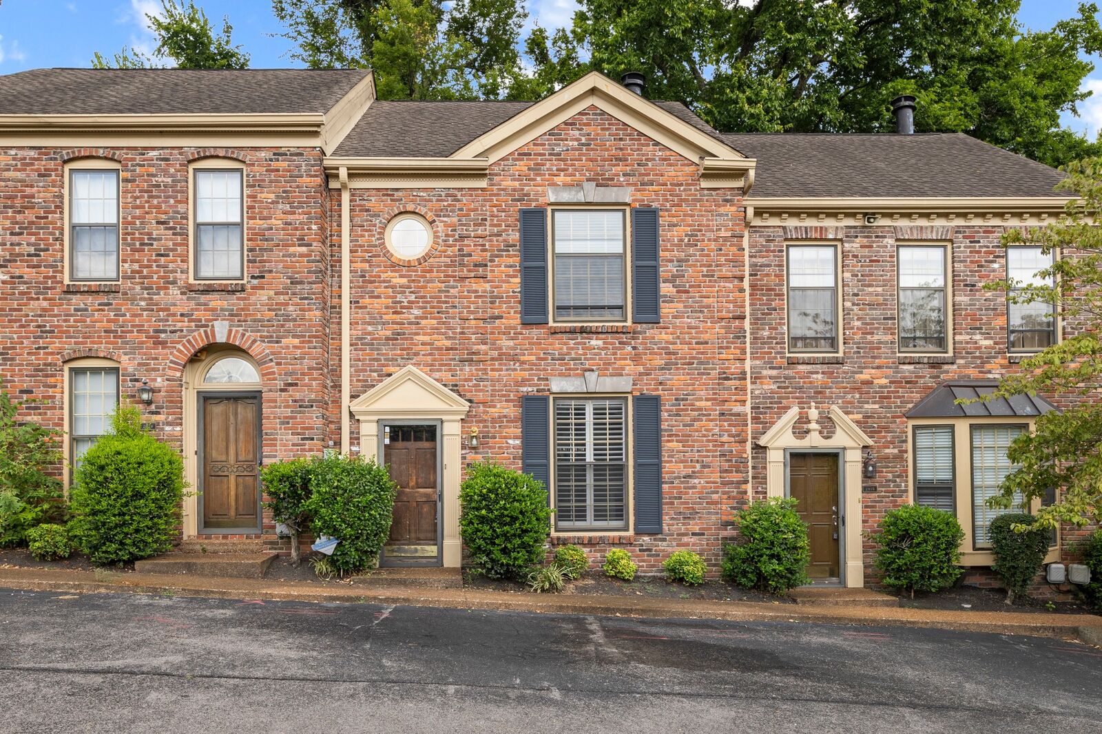 Property Photo:  2018 Stokes Ln  TN 37215 