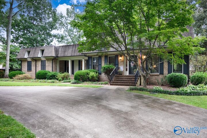 Property Photo:  102 Willow Street  AL 35613 