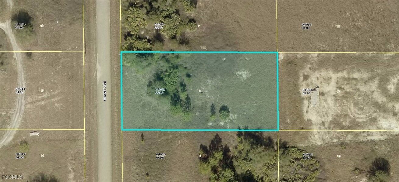 Property Photo: 1708 Grant Avenue FL 33972