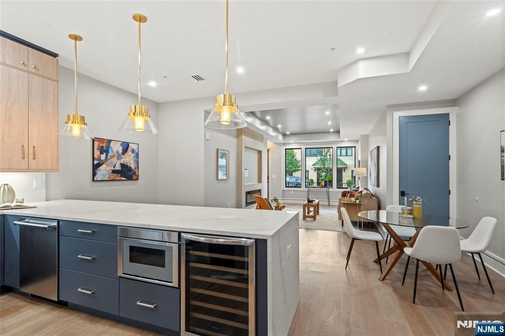 Property Photo:  619 Palisade Avenue 2  NJ 07307 