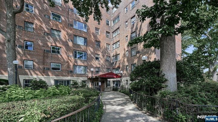 Property Photo:  2345 Linwood Avenue 5D  NJ 07024 