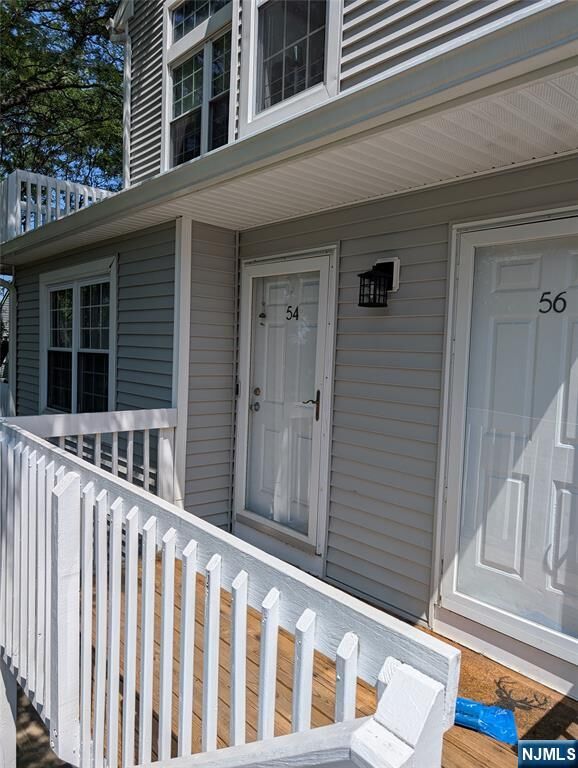 Property Photo:  54 Fox Run Drive 25  NJ 07631 