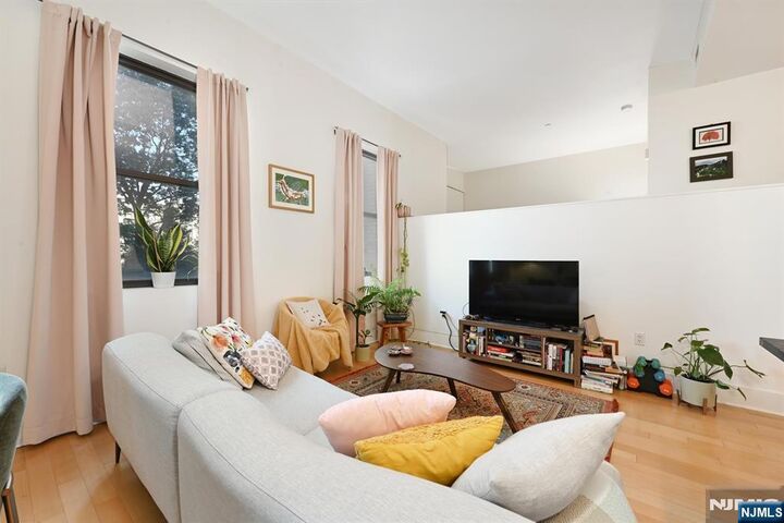 Property Photo:  4 Beacon Way 106  NJ 07304 
