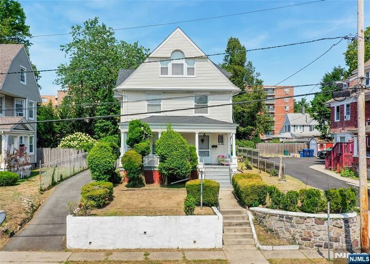 240 Hamilton Place  Hackensack NJ 07601 photo