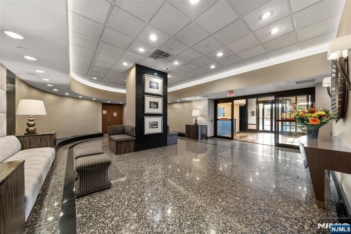 Property Photo:  800 Palisade Avenue 1804  NJ 07024 