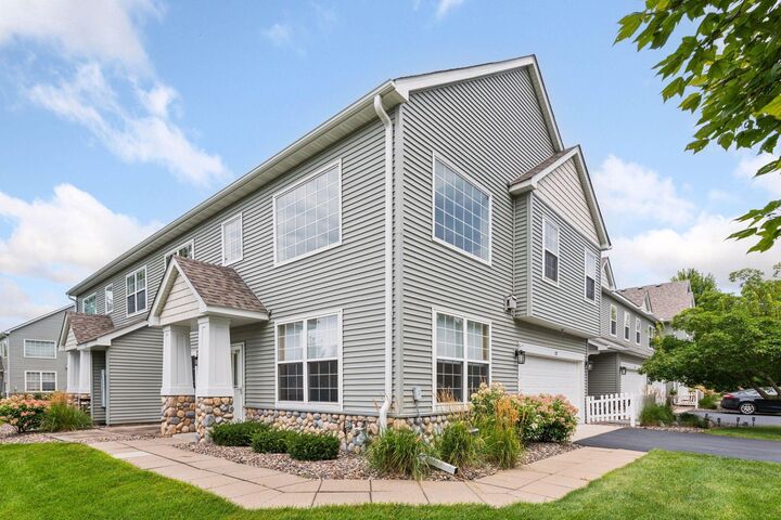 Property Photo:  3615 Lawndale Lane N 32  MN 55446 