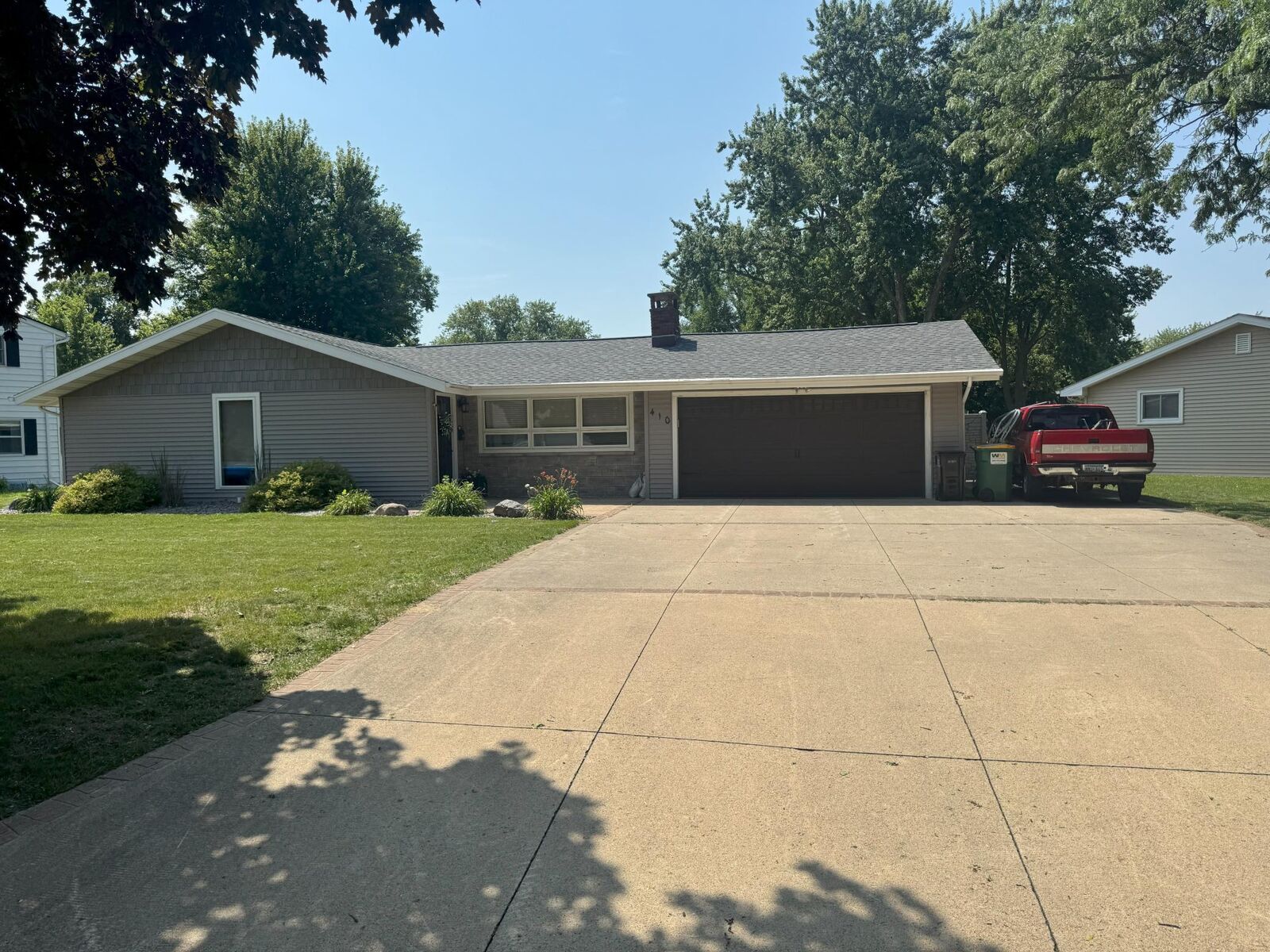 Property Photo:  410 Ridge Road  MN 56007 