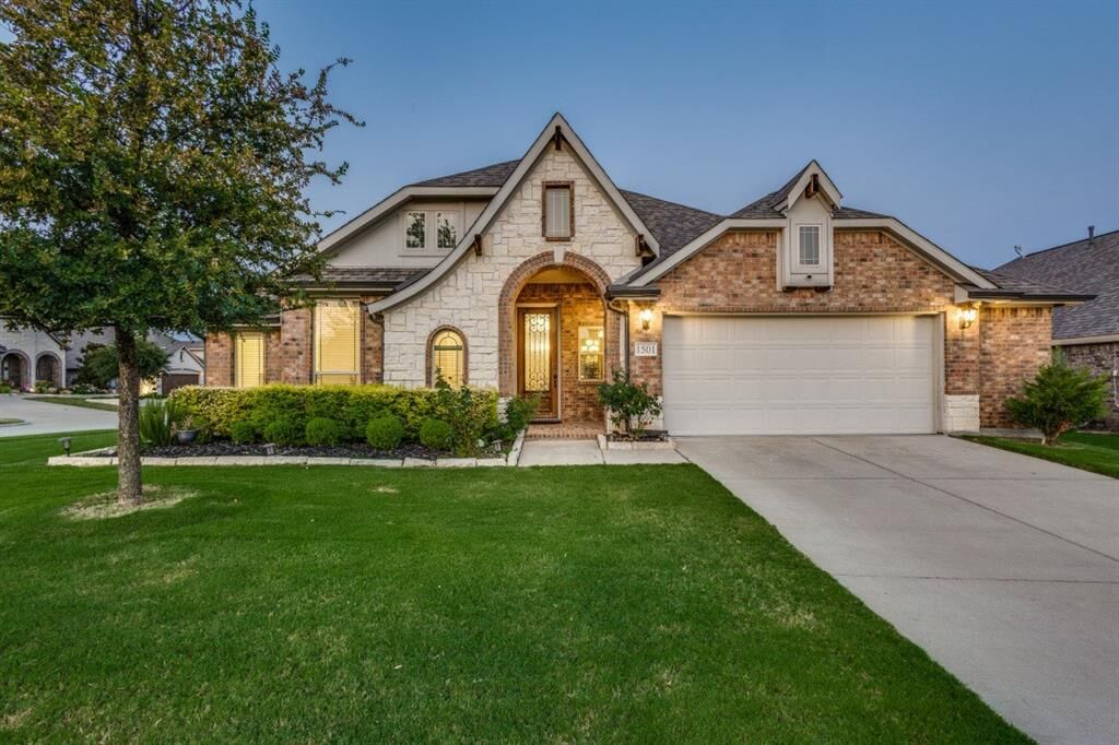 Property Photo: 1501 Sherwood Drive TX 75409