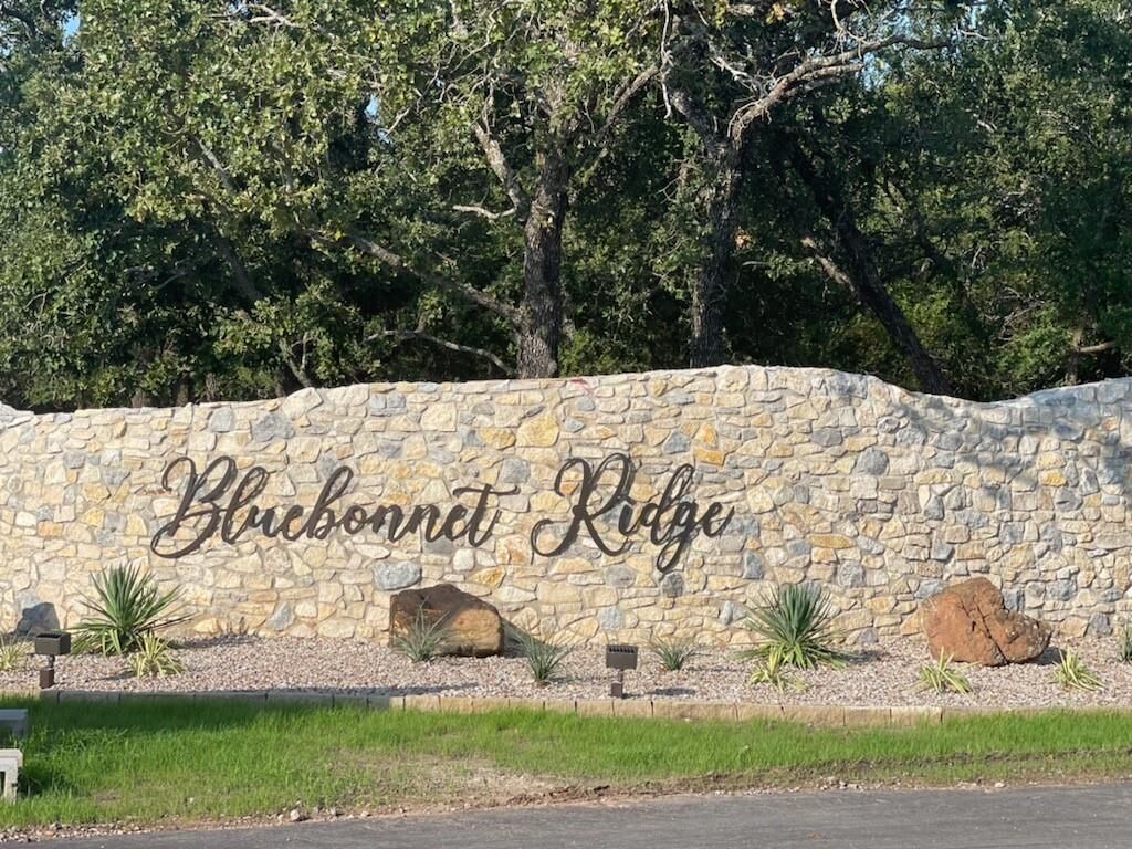 Property Photo: 3008 Wyatts Way TX 76087