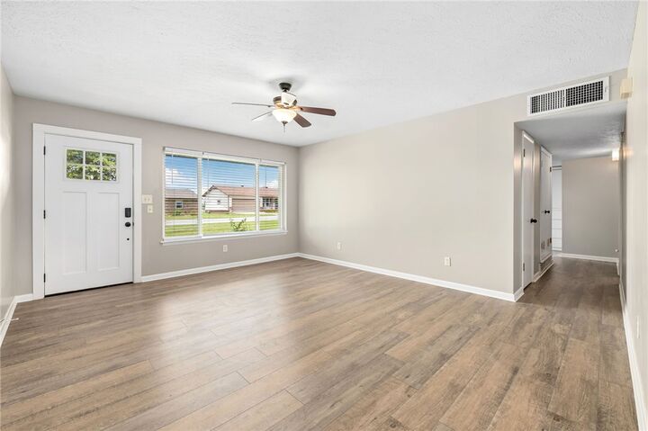 Property Photo: 1208 NE 3rd Street AR 72712