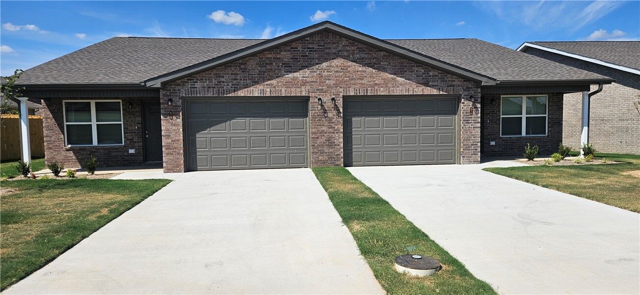 Property Photo:  618 68th Avenue  AR 72712 