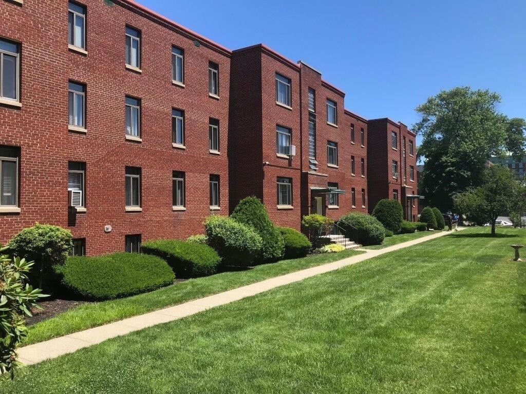 Property Photo:  14 Ashland St 2R  MA 01609