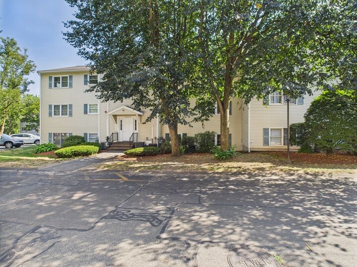 Property Photo:  375 Aiken Ave 9  MA 01850 